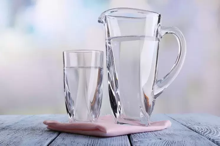 agua para beber licor